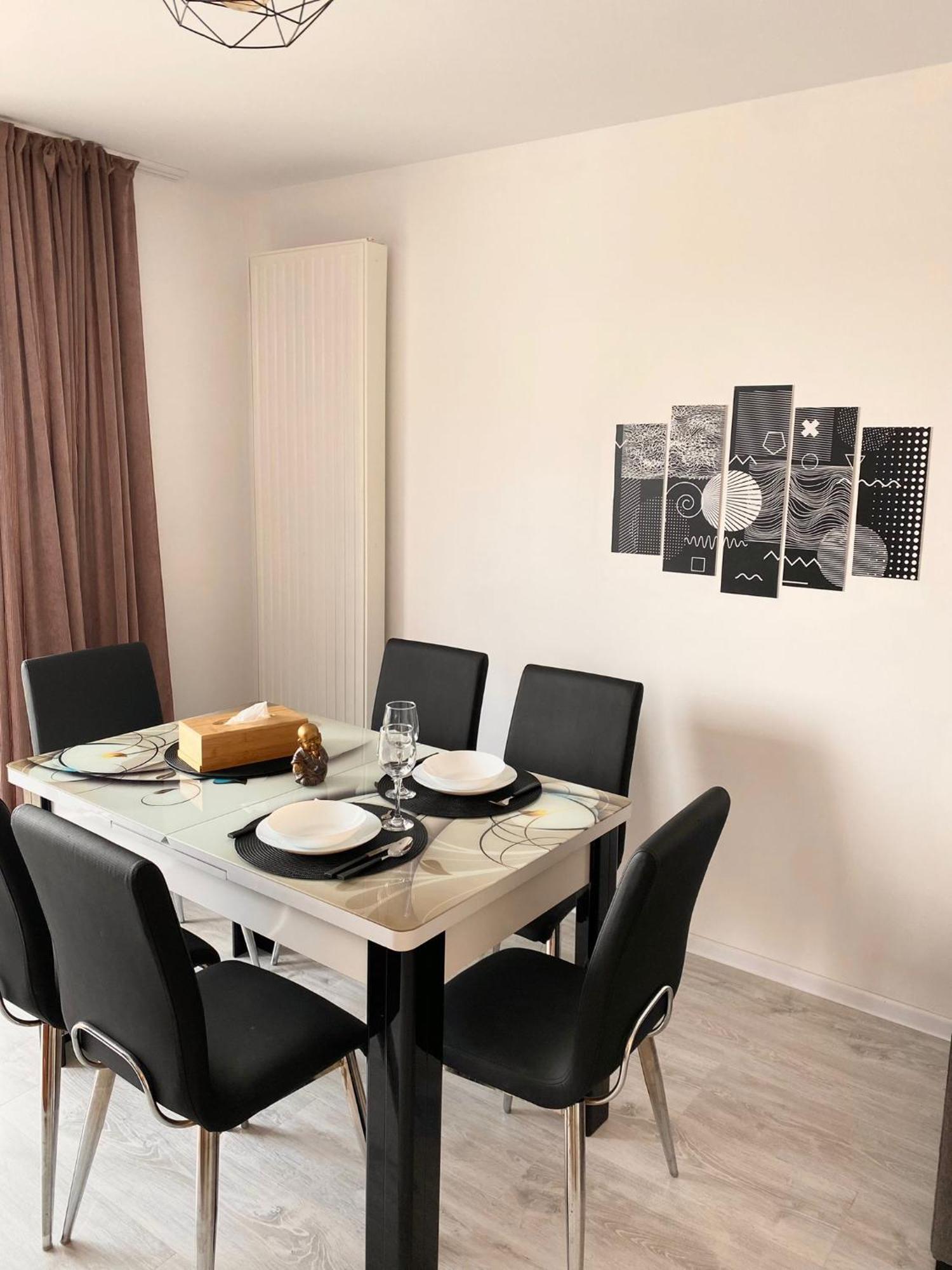 Jad - Luxury 3 Rooms & 2 Rooms Apartments In Kasper, Near Coresi Mall Braşov Exterior foto