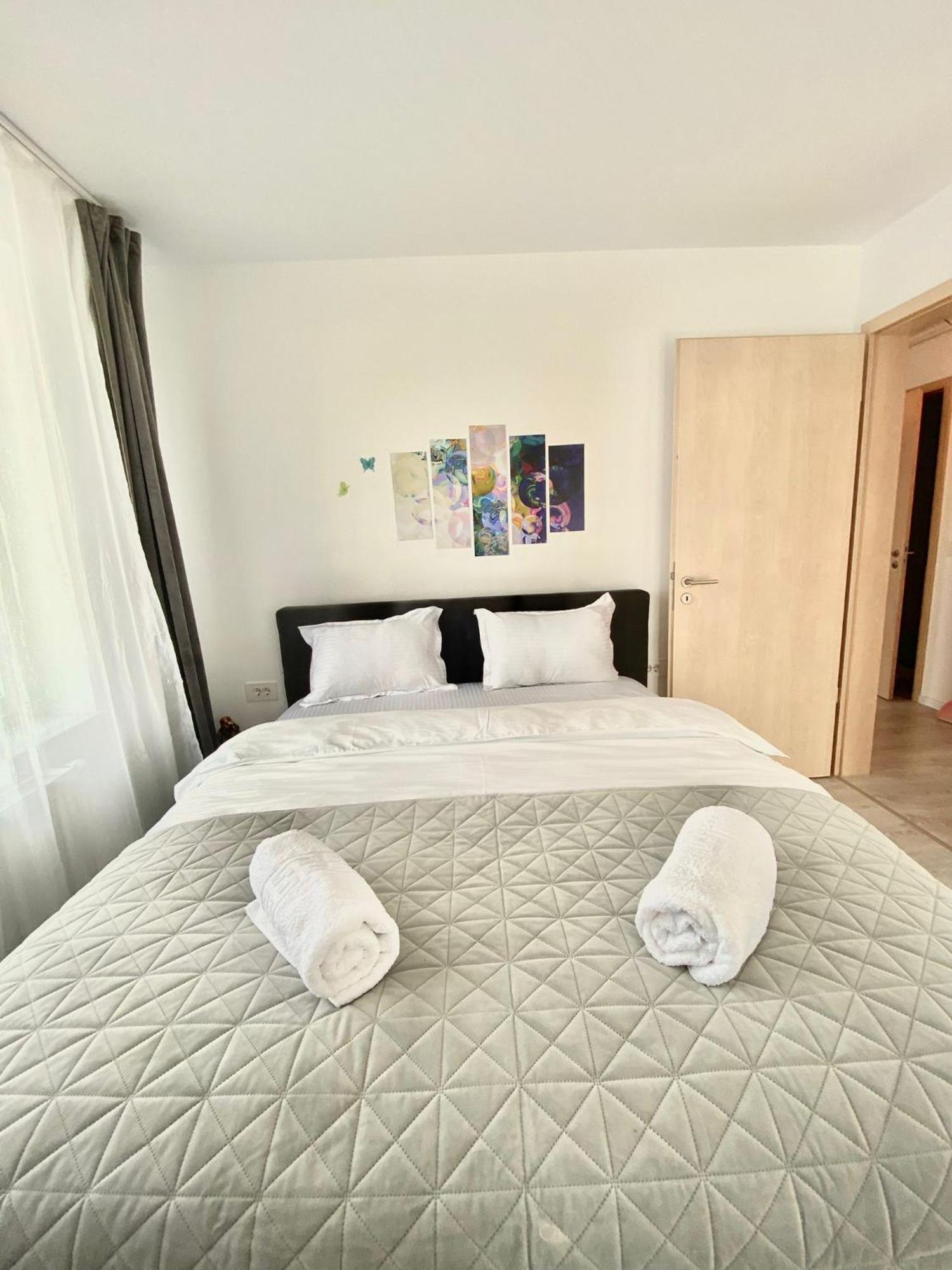 Jad - Luxury 3 Rooms & 2 Rooms Apartments In Kasper, Near Coresi Mall Braşov Exterior foto