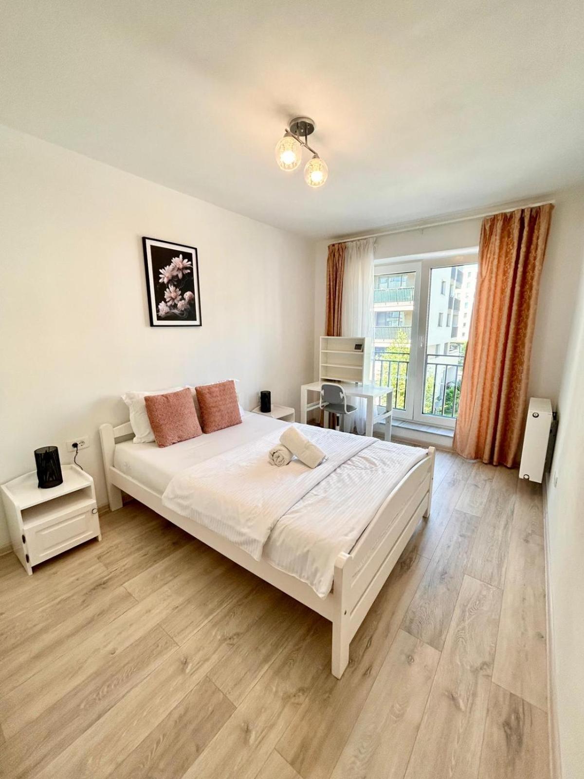 Jad - Luxury 3 Rooms & 2 Rooms Apartments In Kasper, Near Coresi Mall Braşov Exterior foto