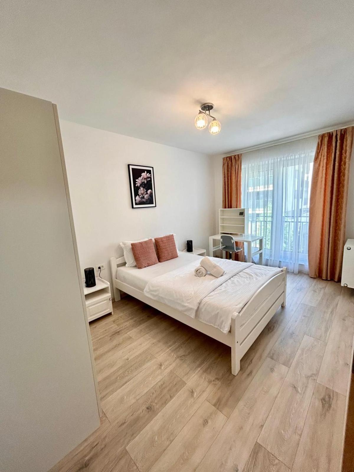 Jad - Luxury 3 Rooms & 2 Rooms Apartments In Kasper, Near Coresi Mall Braşov Exterior foto