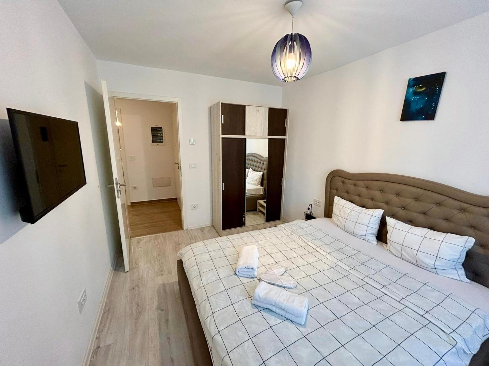 Jad - Luxury 3 Rooms & 2 Rooms Apartments In Kasper, Near Coresi Mall Braşov Exterior foto