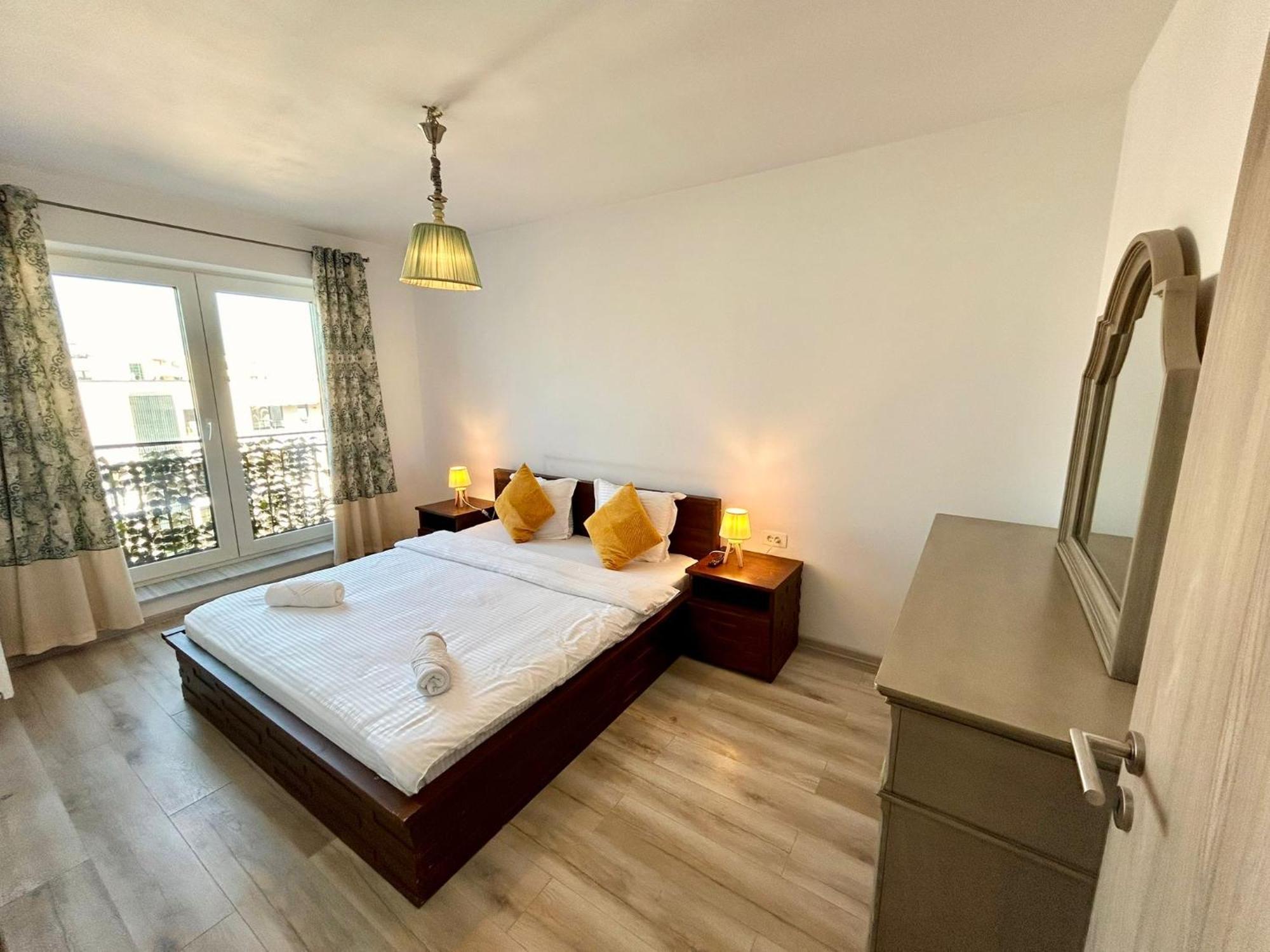 Jad - Luxury 3 Rooms & 2 Rooms Apartments In Kasper, Near Coresi Mall Braşov Exterior foto