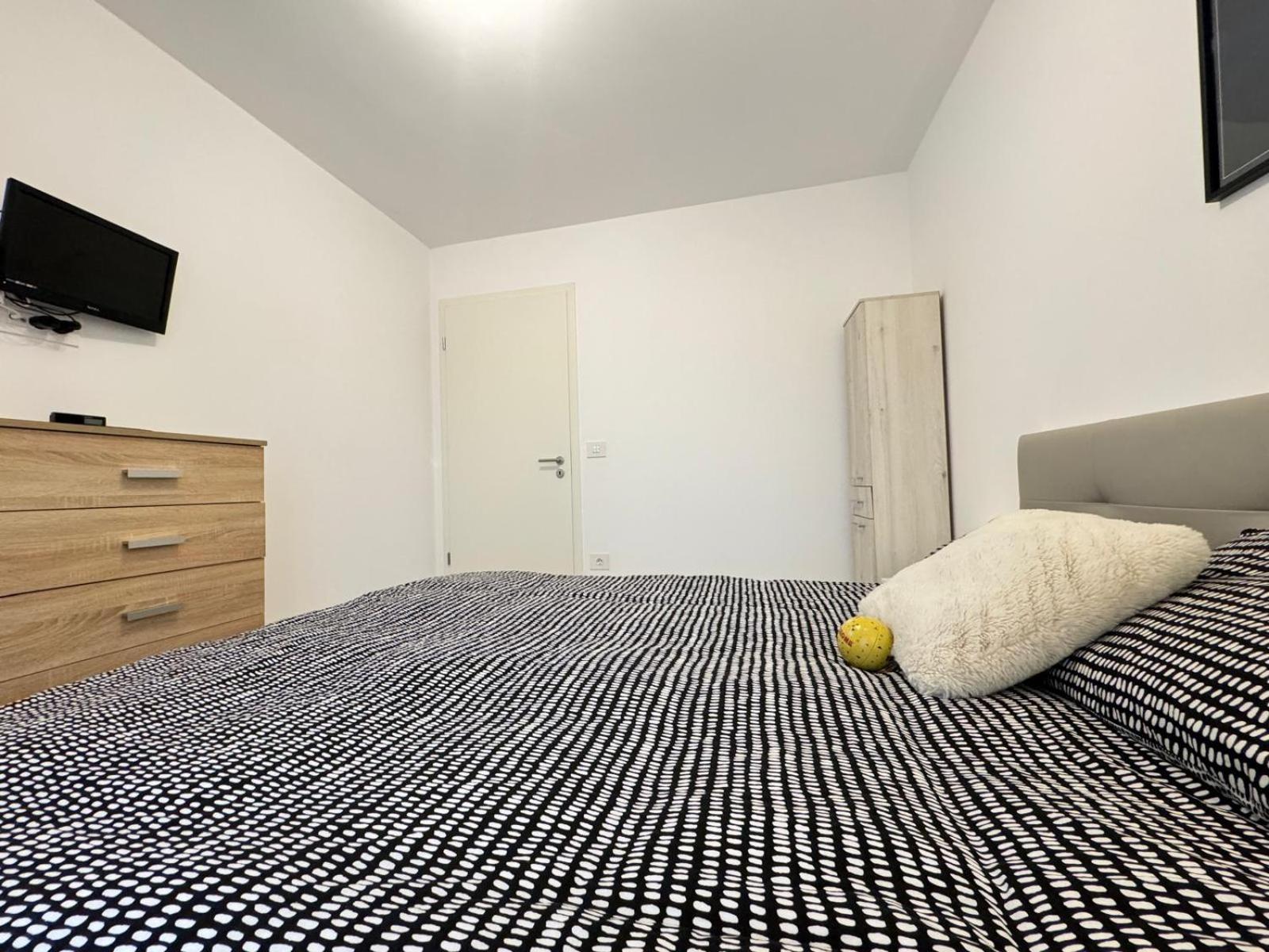 Jad - Luxury 3 Rooms & 2 Rooms Apartments In Kasper, Near Coresi Mall Braşov Exterior foto